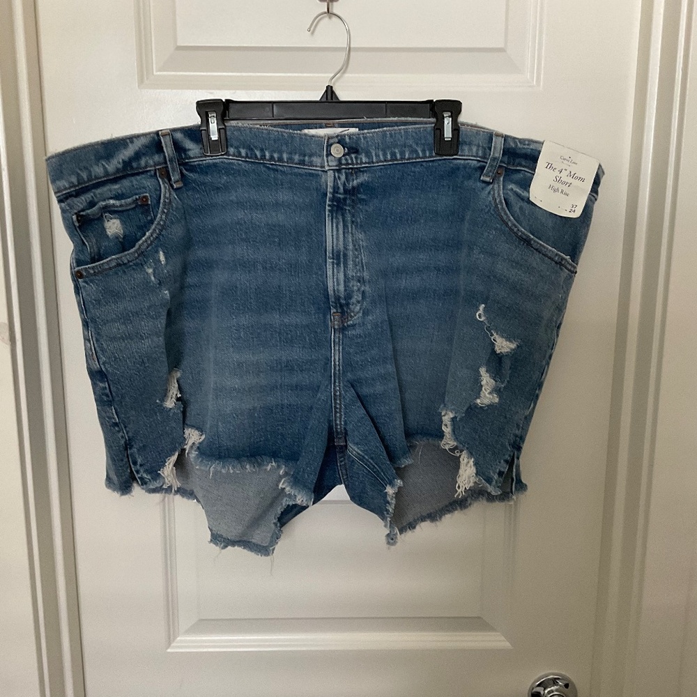 Abercrombie & Fitch The Mom 4” High Rise Distressed Jean Shorts - Size‎ 24